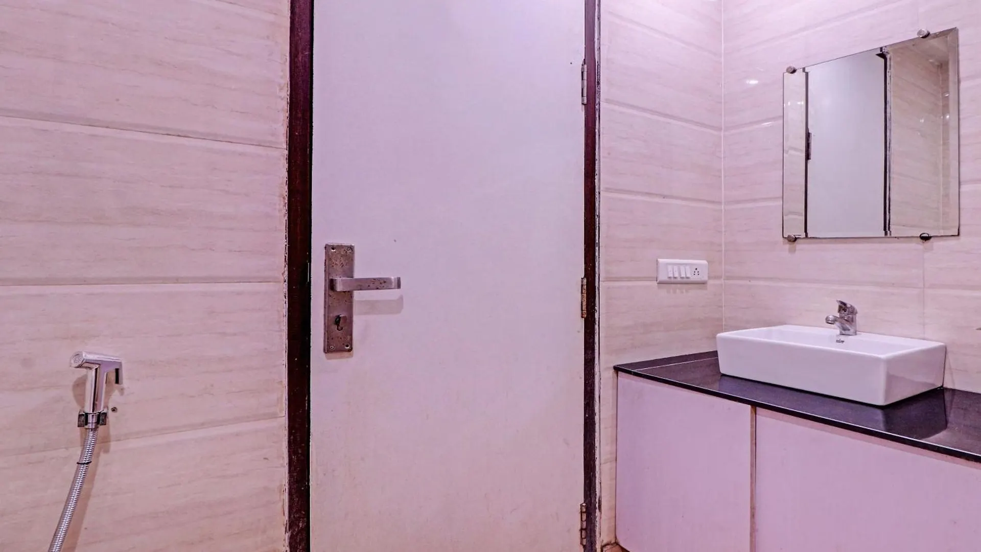 King Delhi Airport Hotel New Delhi